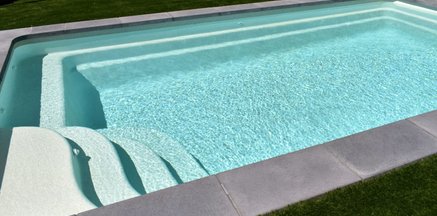 grote witte plunge pool polyester