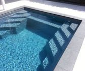 donker zwembad dubbele trap
